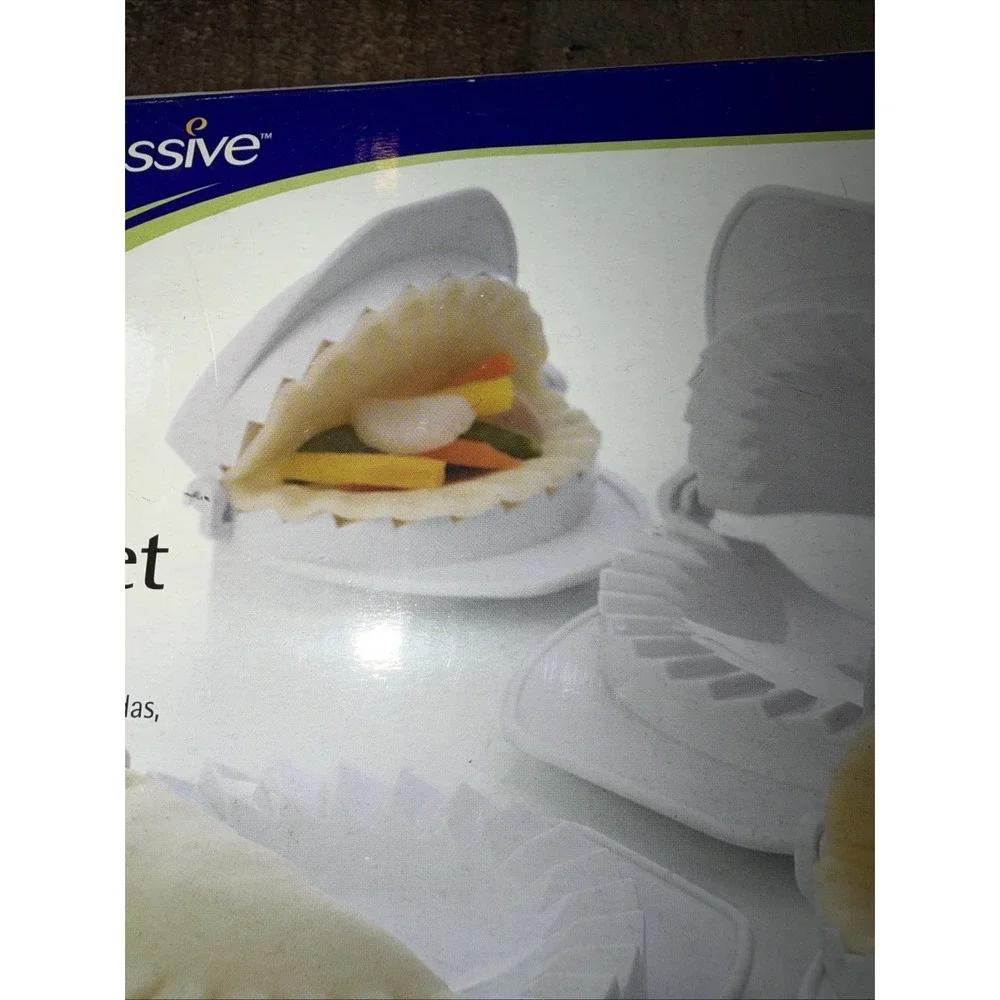 Progressive Dough Press 4 Piece Set Beveled Edge For Calzones Empanadas Dumpling